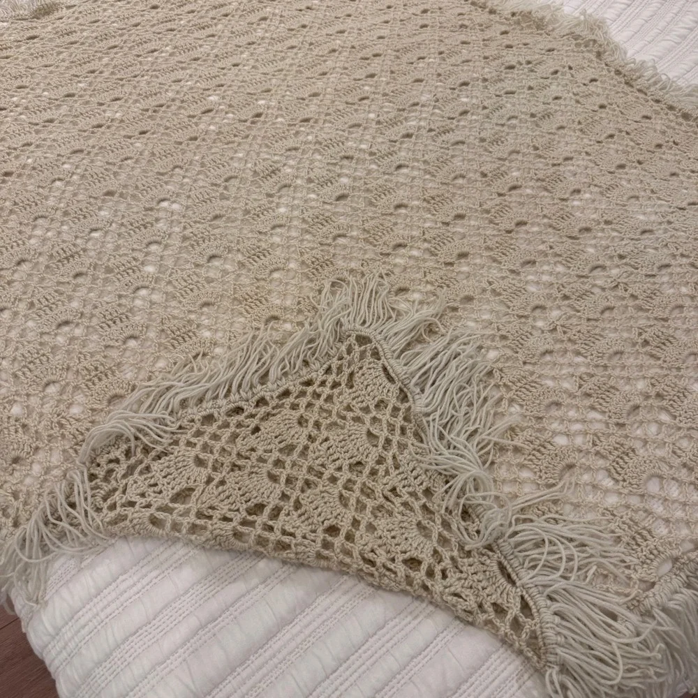 Vintage Handmade Crochet Throw Blanket Beige Boho Shell Stitch Fringe 66x56